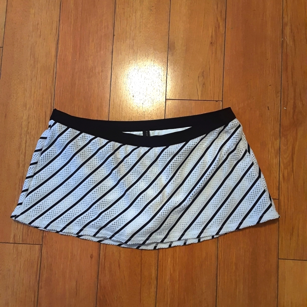 Kenneth Cole Black & White Swim Skirt